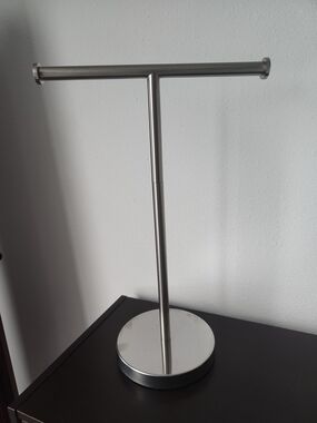 Modern Silver Towel Bar Stand